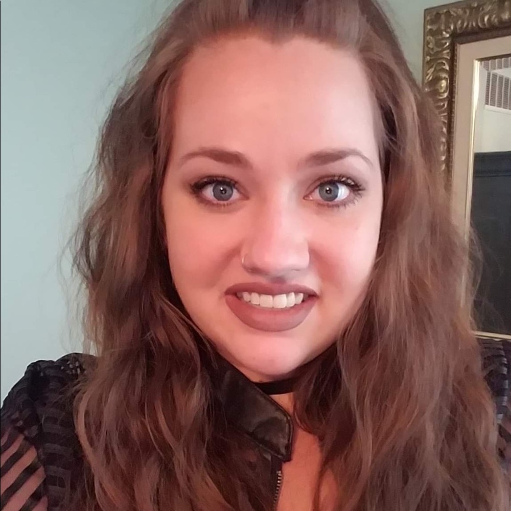 Meet your Posher, Leah